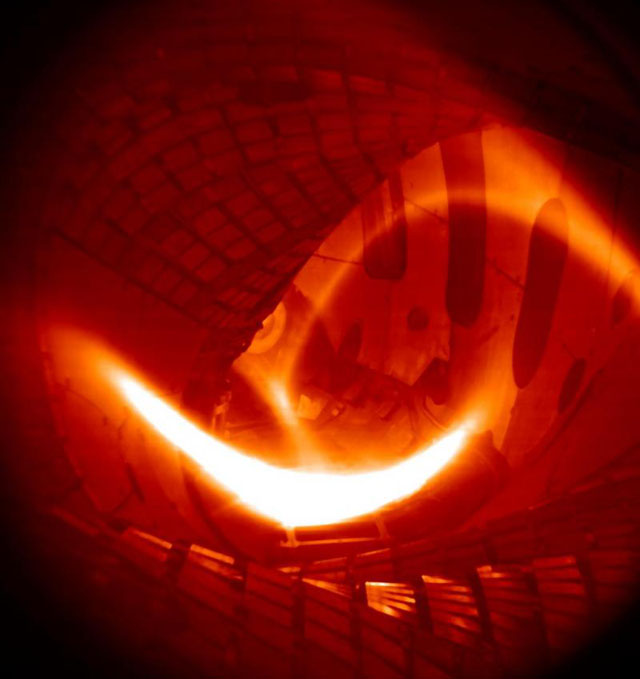 X-ray image of hydrogen plasma created in one-quarter of a second and estimated at 80,000 degrees C.